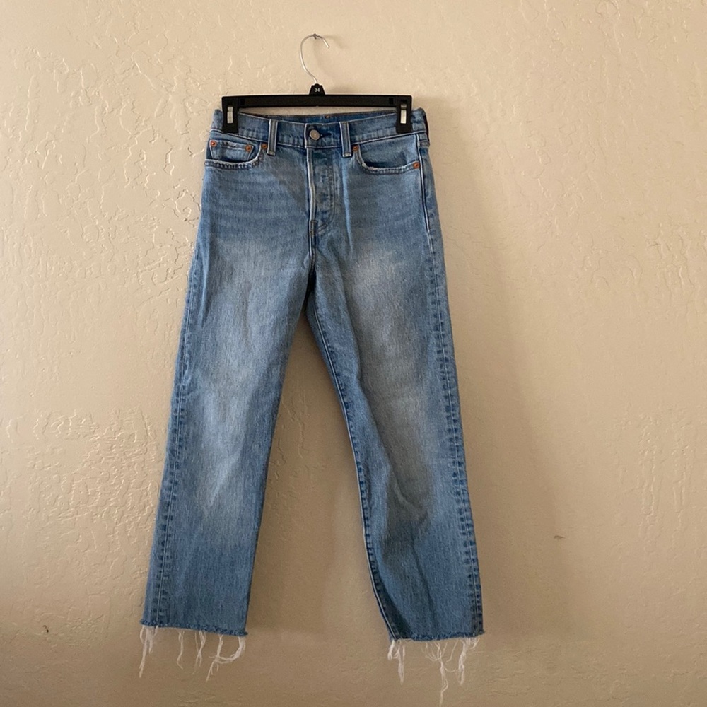 Levi Wedgie Fit Size 26 Ankle Jeans